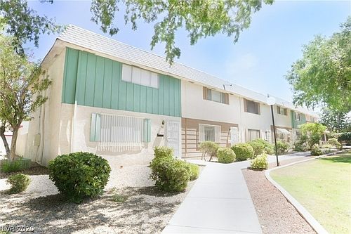 1st image of 661 Greenbriar Townhouse Way #Townhouse