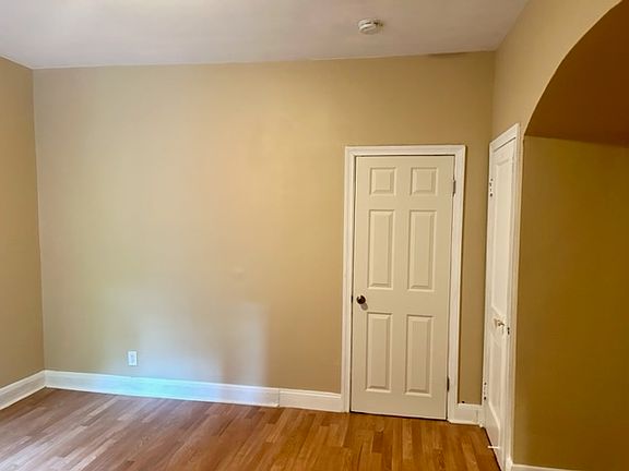 4th image of 2043 Braddish Ave