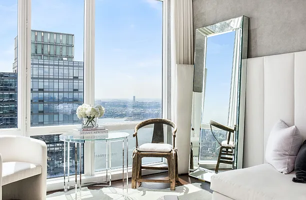 Rented by The Moinian Group | media 23