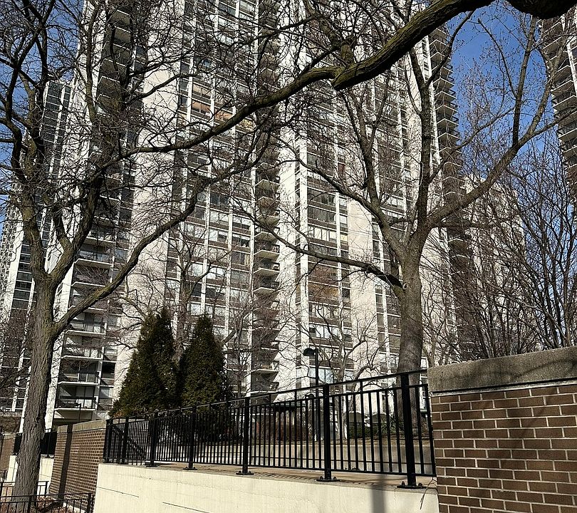 1st image of 1460 N Sandburg Ter APT 2907