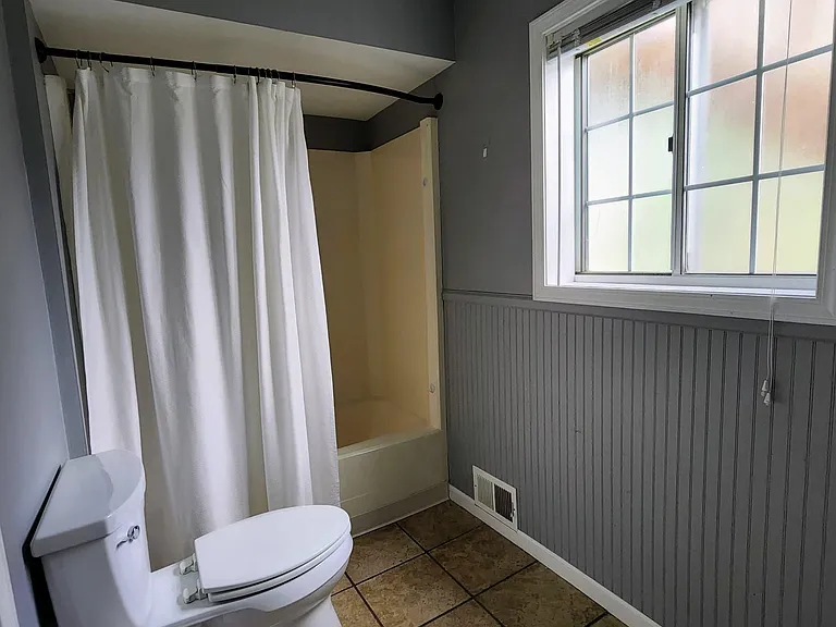 171 Robertson St #1 — Photo 11