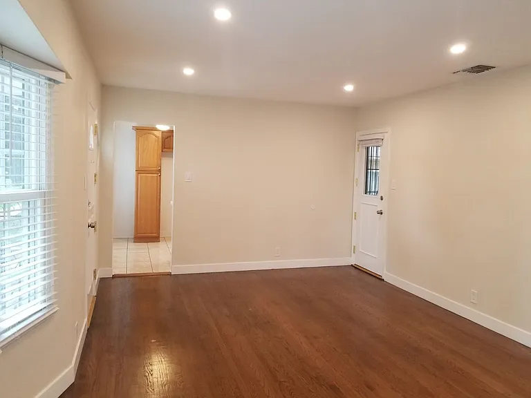 10519 Crenshaw Blvd — Photo 9
