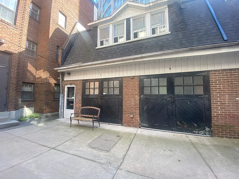341 Saint Clair Ave W #E — Photo 16