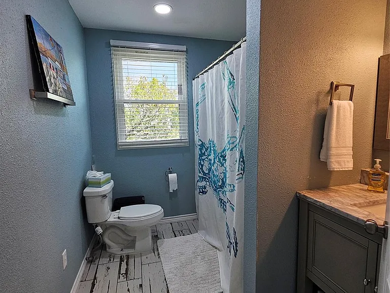 136 Fisher St — Photo 8