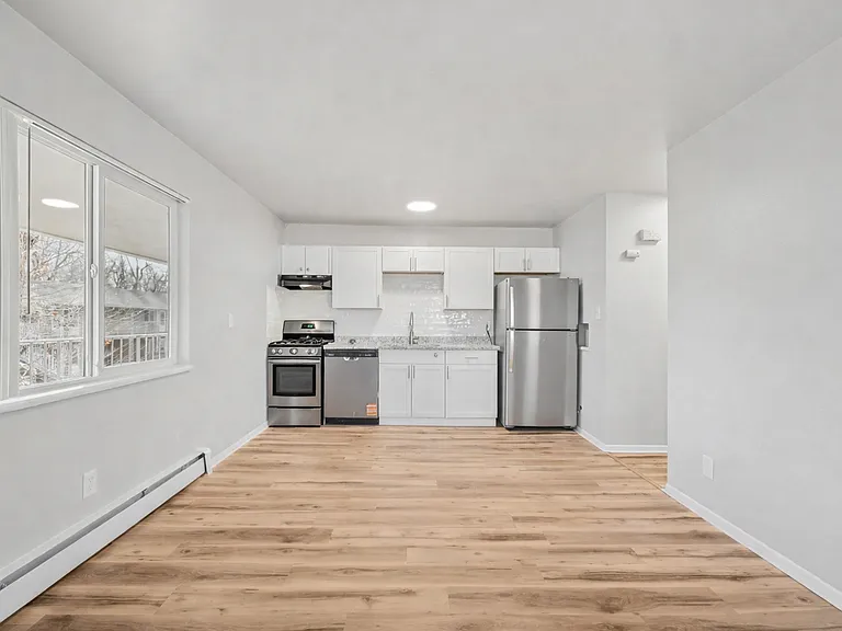 Aspen Creek Apartments — Photo 3