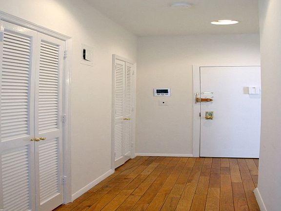 5th image of 306 E 92nd St APT 4r