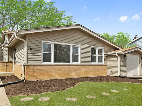 326 W Hawthorne Blvd, Mundelein, IL 60060