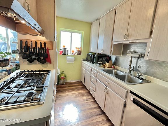 5th image of 1761 W AUBURN Street
