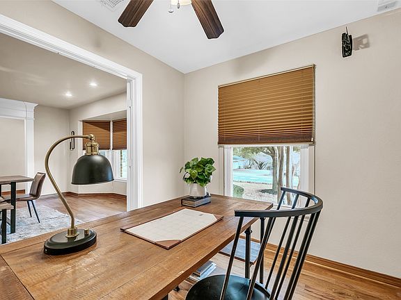 5th image of 9807 Ravenswood Rd