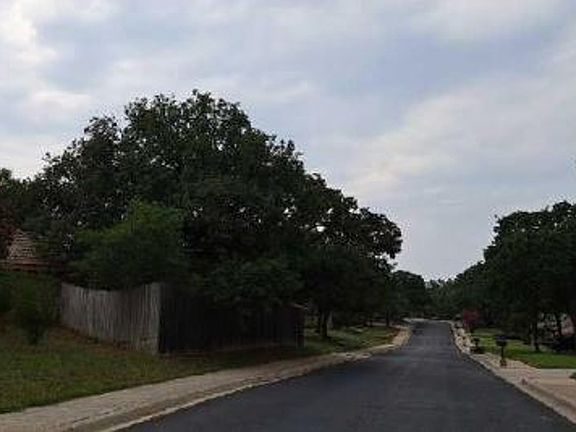 Exterior Neighborhood (street photo)