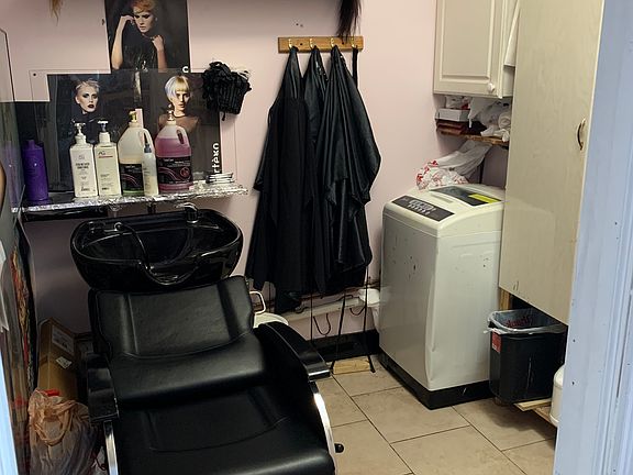 3rd image of 9229 Queens Blvd Ste Cu4