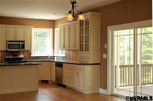 4th image of 25 Morgan Ct