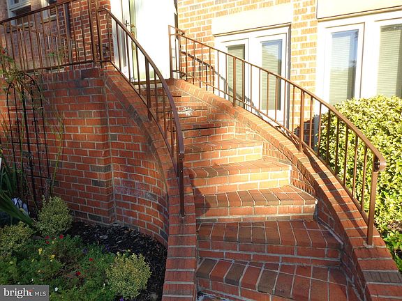3rd image of 10123 Turnberry Pl