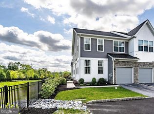 608 Mockernut Ct, Chester Springs, PA 19425