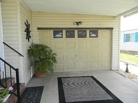 ATTACHED GARAGE