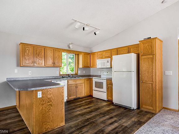 4th image of 722 Cherrywood Ln NW