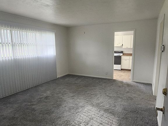 2nd image of 206 Fairlane Dr APT 20