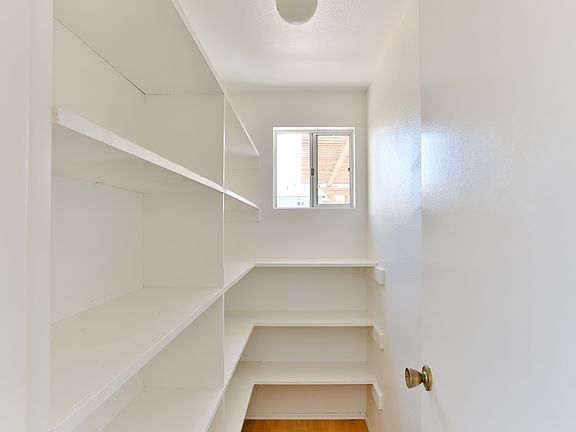 5th image of 142 I St