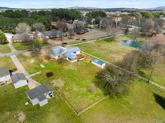 3rd image of 482 Mount Zion Rd