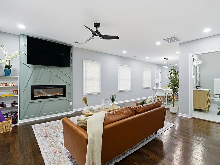 1114 Oakland Dr SW #A — Photo 2