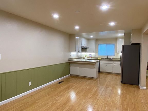 4th image of 491 La Conner Dr APT 1