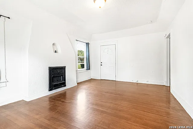 1434 Hicks Ave — Photo 5