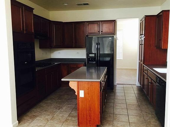 3rd image of 1423 N Selva Ct