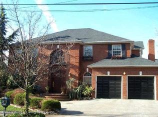 230 Finlay St, Staten Island, NY 10307