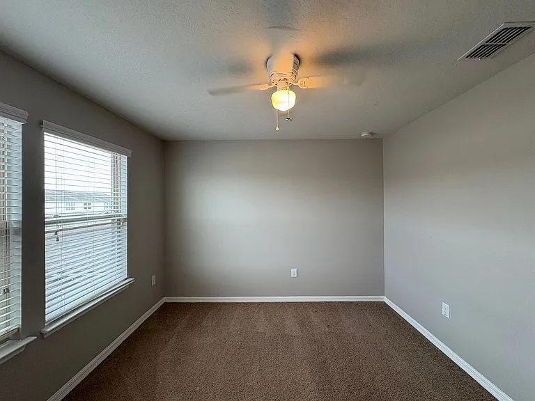 5044 Walker St — Photo 24
