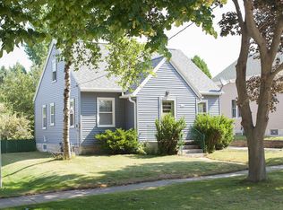 1114 Manitou St, Manitowoc, WI 54220