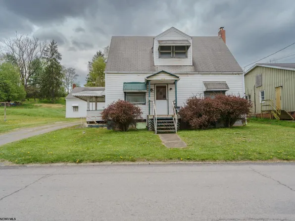1058 Indiana Ave, Fairmont, WV 26554