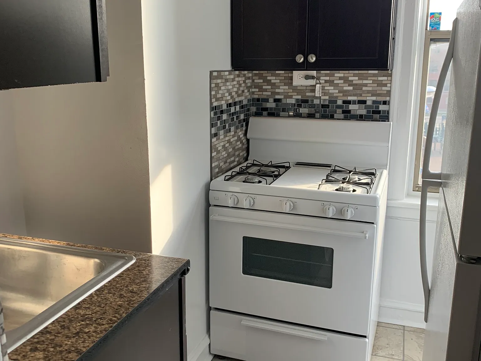 2 bed, 750 sqft, $1,849 — Photo 2