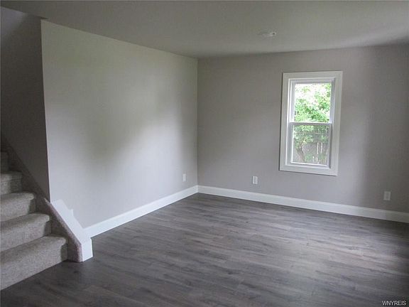 5th image of 24 Peachrow Ln
