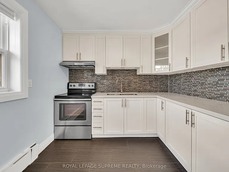 135 Kingsway Cres #4 — Photo 25