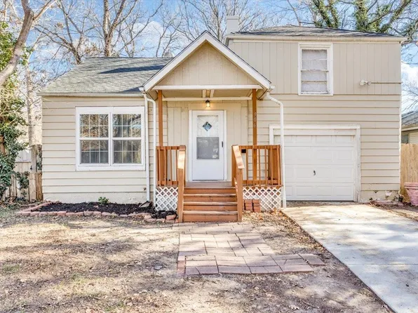 906 S Holyoke Ave, Wichita, KS 67218