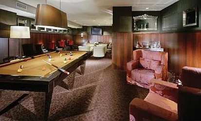 Rented by R New York