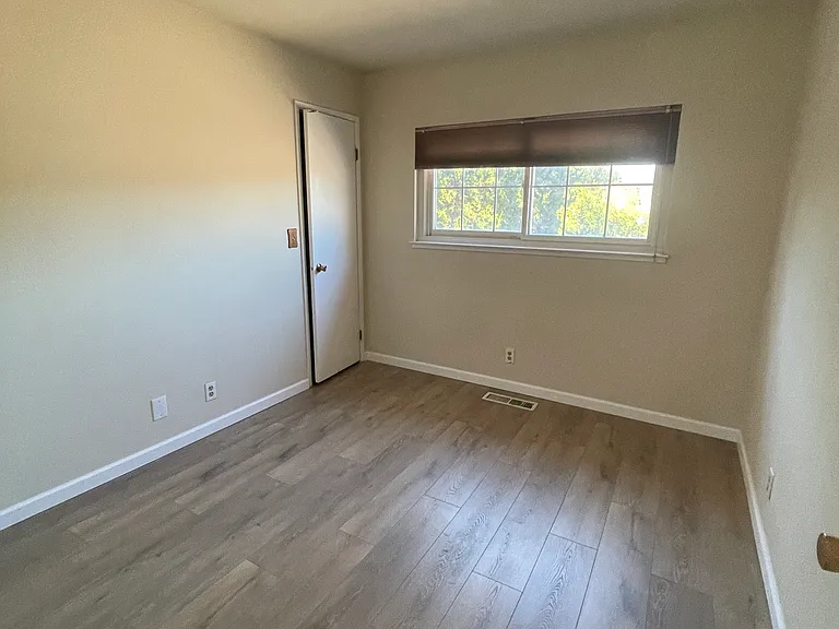 4935 Massachusetts Dr — Photo 23