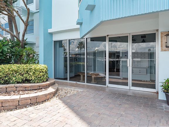 5th image of 17400 Gulf Blvd #1A