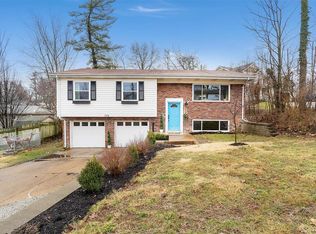 712 Craig Dr, Saint Louis, MO 63122