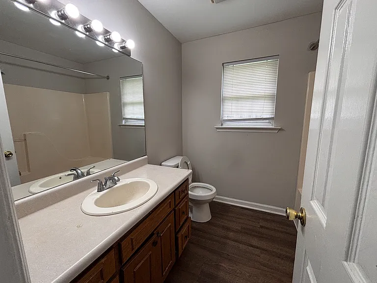 201 Maderia Ct — Photo 11