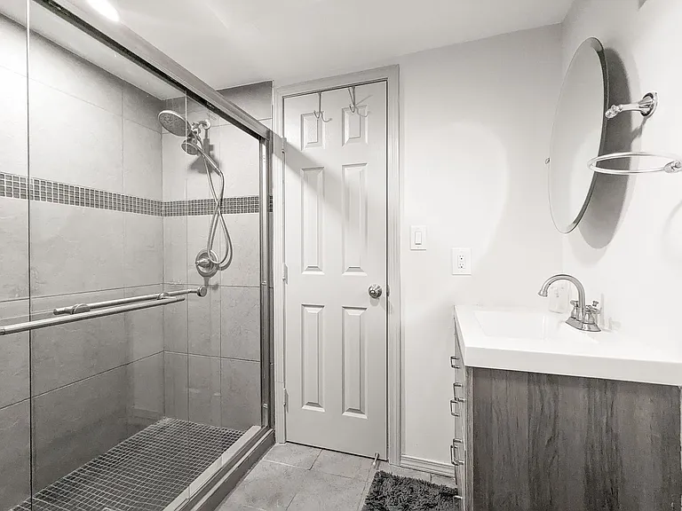 2306 Addison — Photo 7
