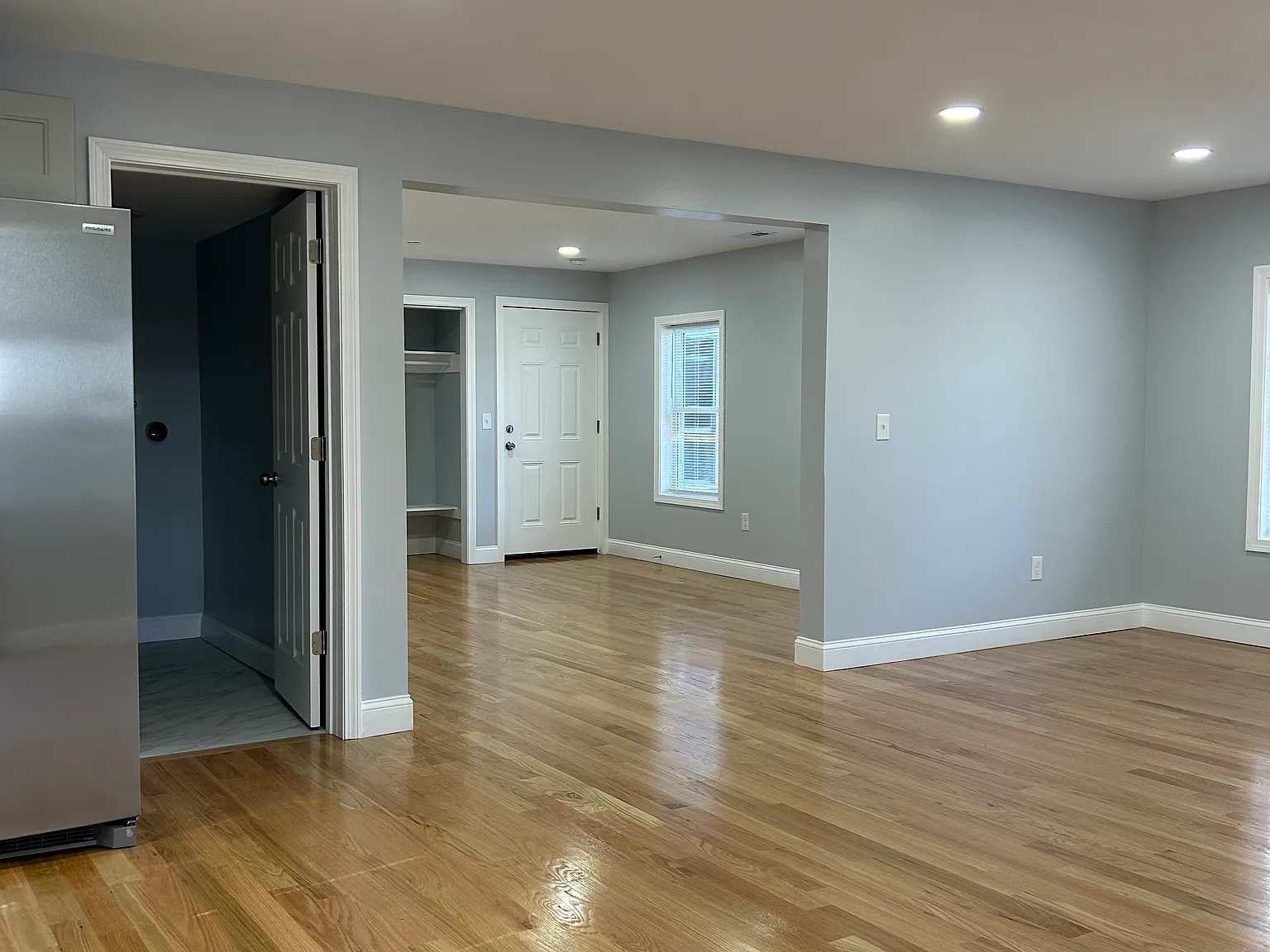 2 bed, 1400 sqft, $2,200 — Photo 3
