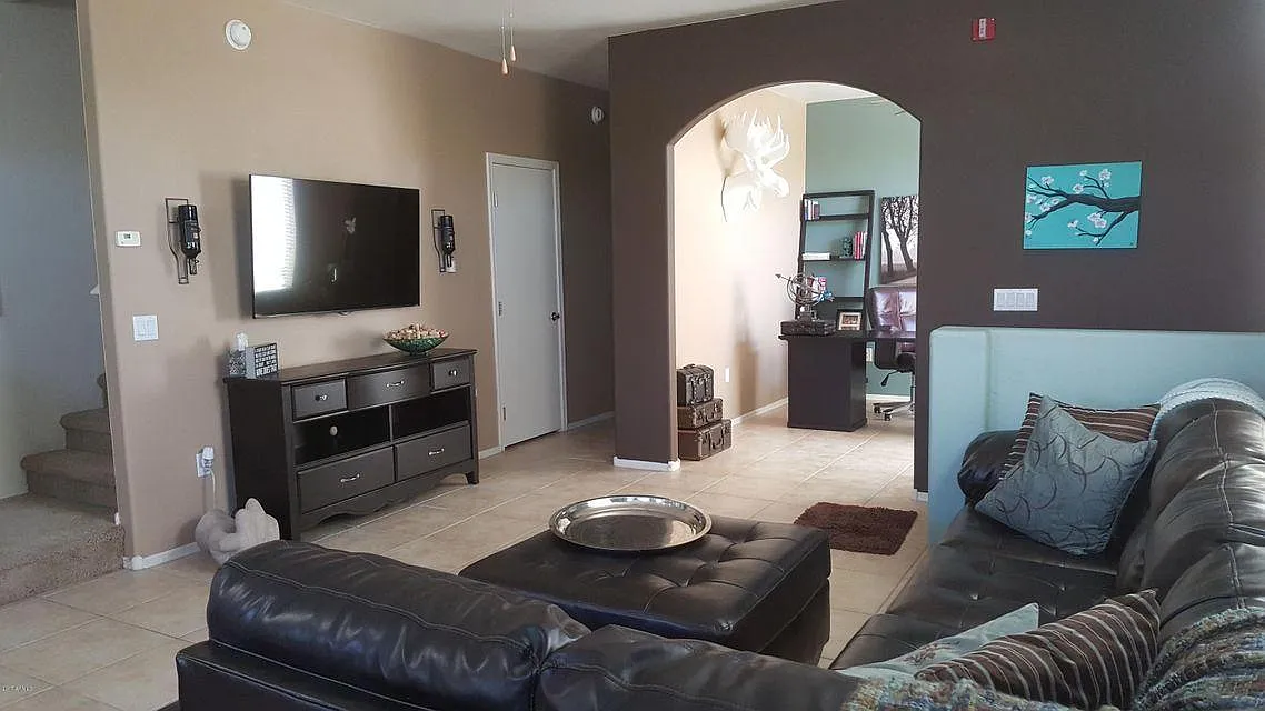 3 bed, 2.5 bath, 1439 sqft, $2,650 — Photo 4