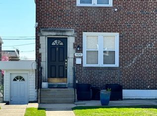 7638 Sherwood Rd, Philadelphia, PA 19151