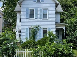 30 Crescent St, Ansonia, CT 06401