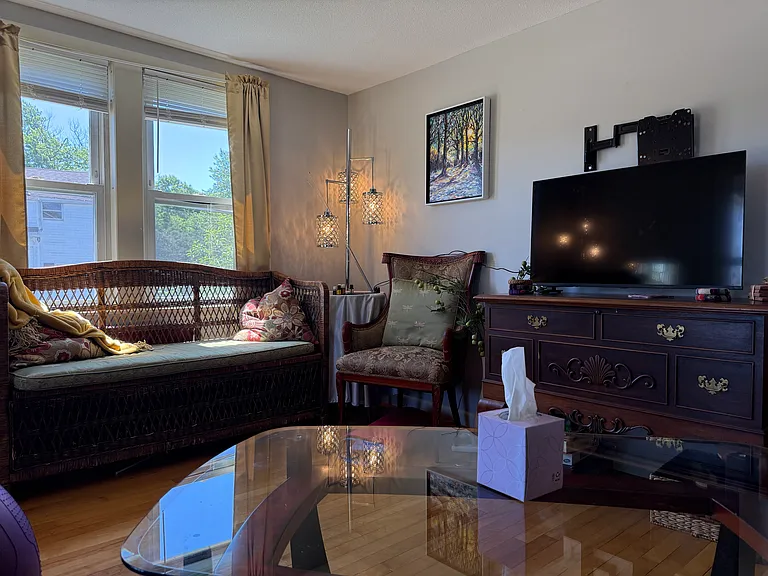 64 Lyman St #2L — Photo 10