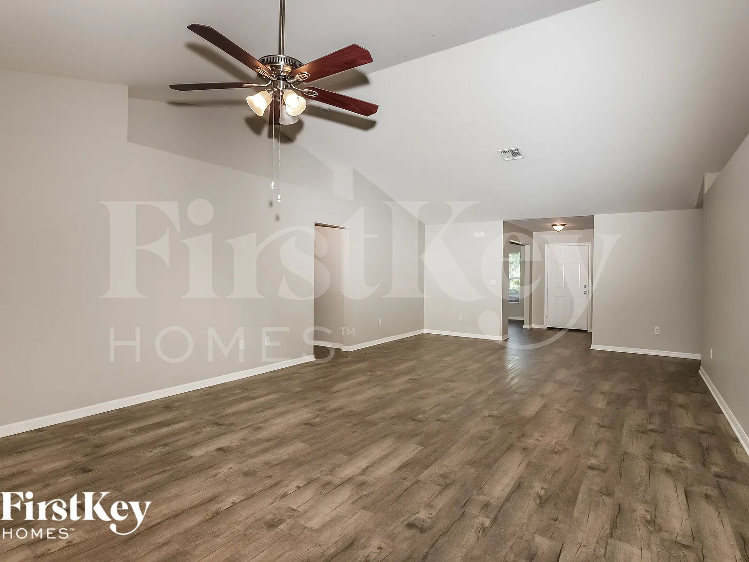 4 bed, 2.0 bath, 2564 sqft, $2,260 — Photo 3