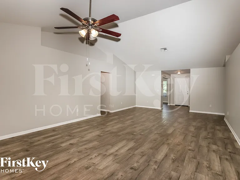 420 Desoto Ave — Photo 3