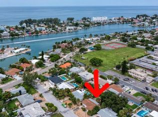 451 81st Ave, Saint Pete Beach, FL 33706