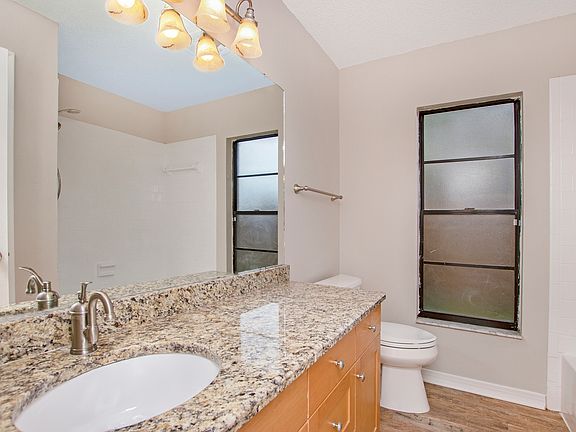 4th image of 15011 Naples Pl